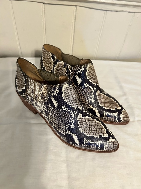 Madewell Shoes - NWOT Maxwell Sonia Low Chelsea Boots-Snake Embossed Leather/7.5